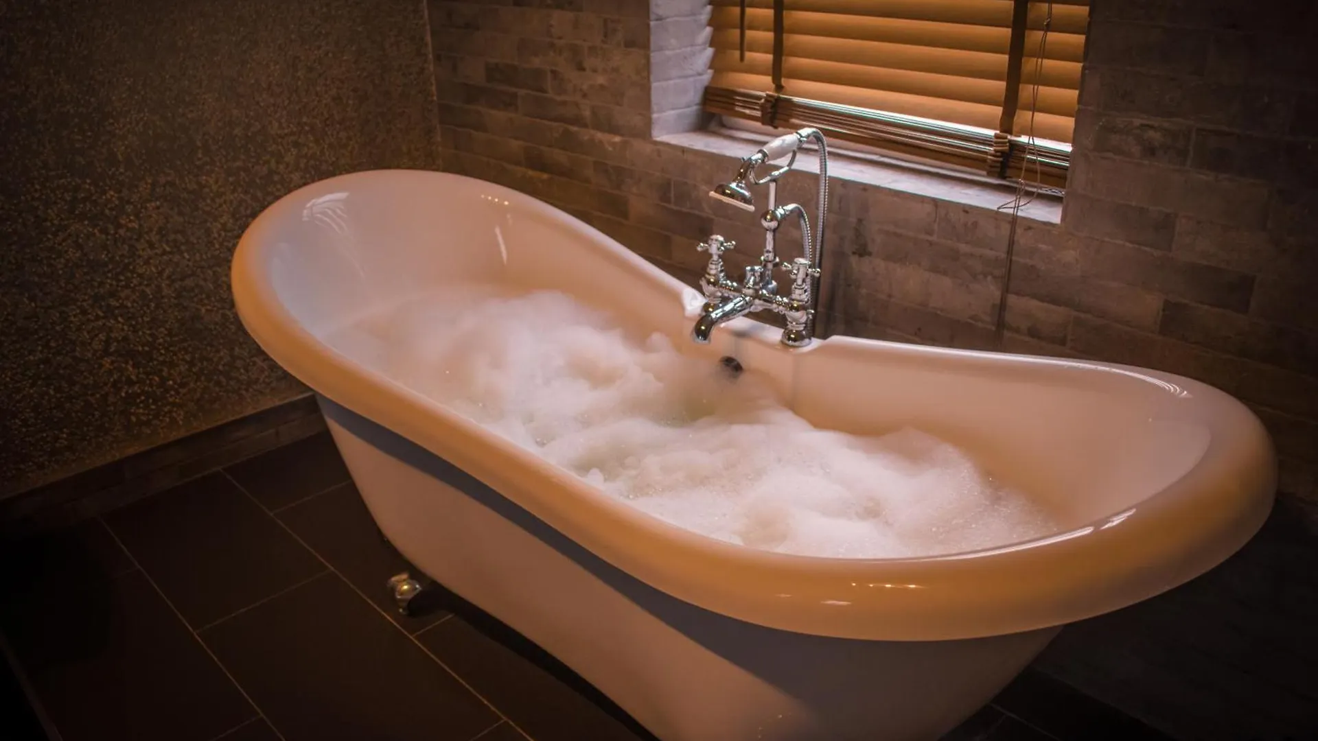 The George Wright Boutique Hotel, Bar & Restaurant Ρόδεραμ